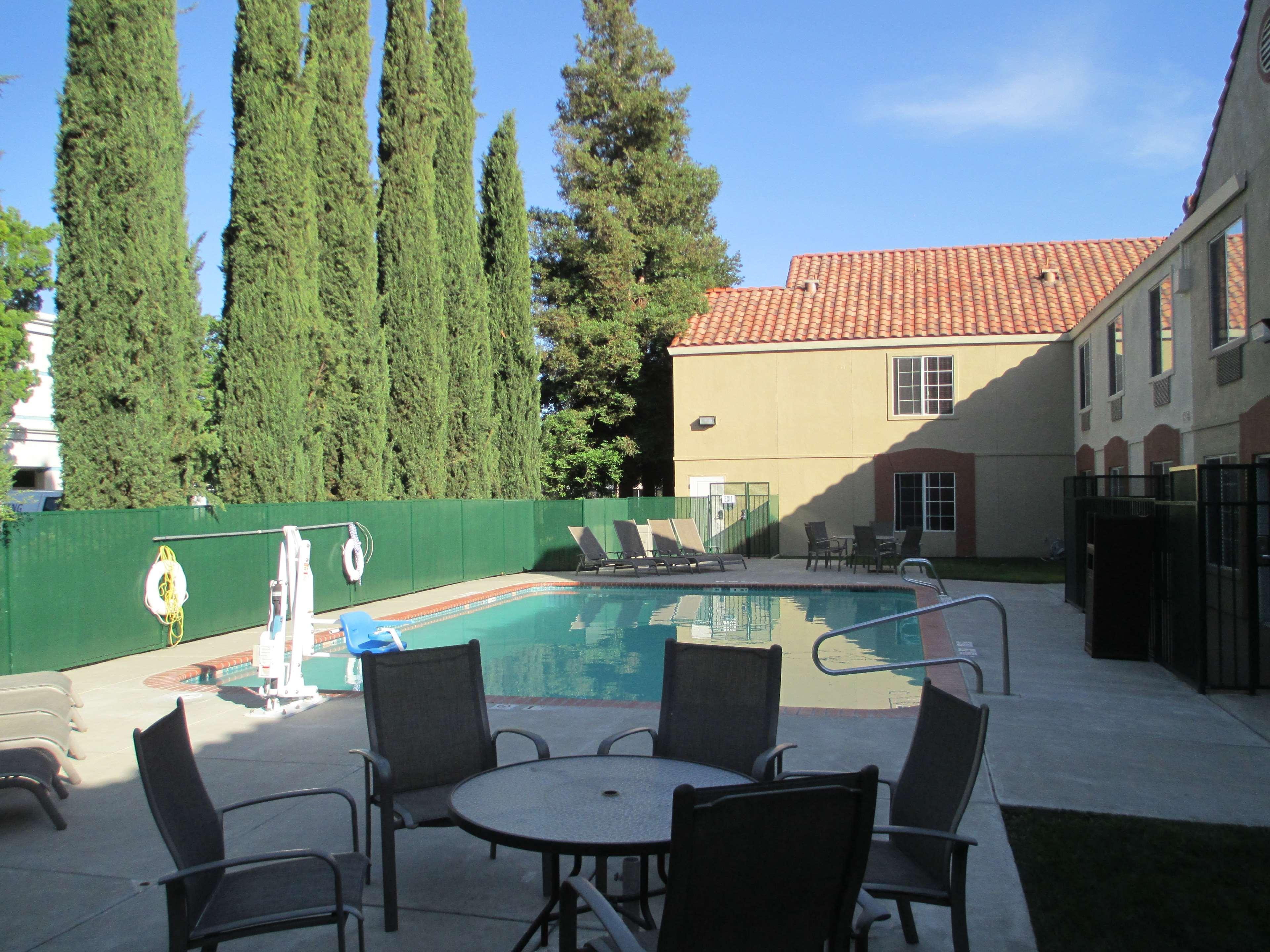 Best Western Brentwood Inn Eksteriør bilde